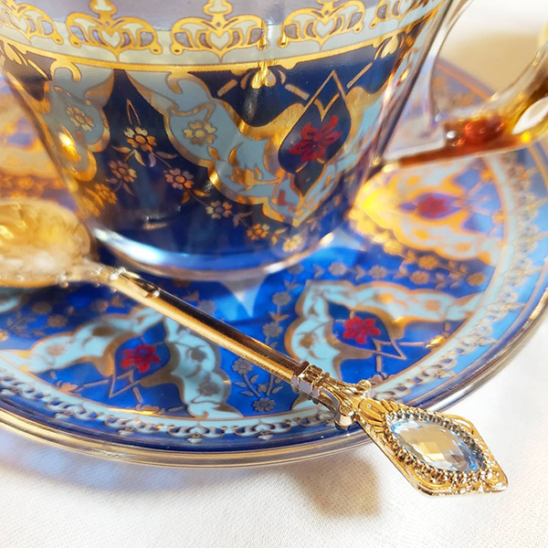 青い装飾が綺麗なトルコ製のカップ＆ソーサー